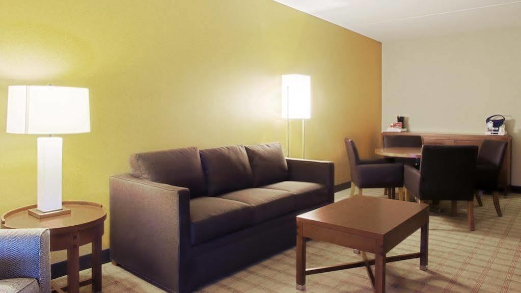 Four Points By Sheraton Winnipeg South Esterno foto